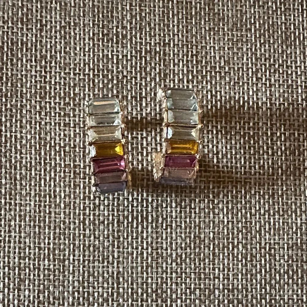 Plunder ColorfulβGemstone Hoop Earrings
